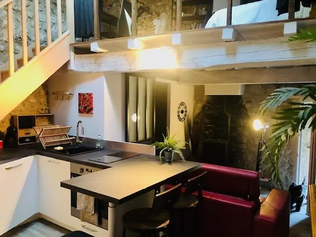 Holiday home Beau Studio Independant Pour 2 Personnes Dans Village Provencale Salles-sous-Bois