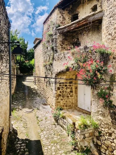 Beau Studio Independant Pour 2 Personnes Dans Village Provencale Salles-sous-Bois Holiday home